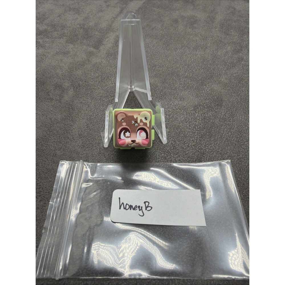 Clickeez Series 1 Cozy Garden honeyB Single Key